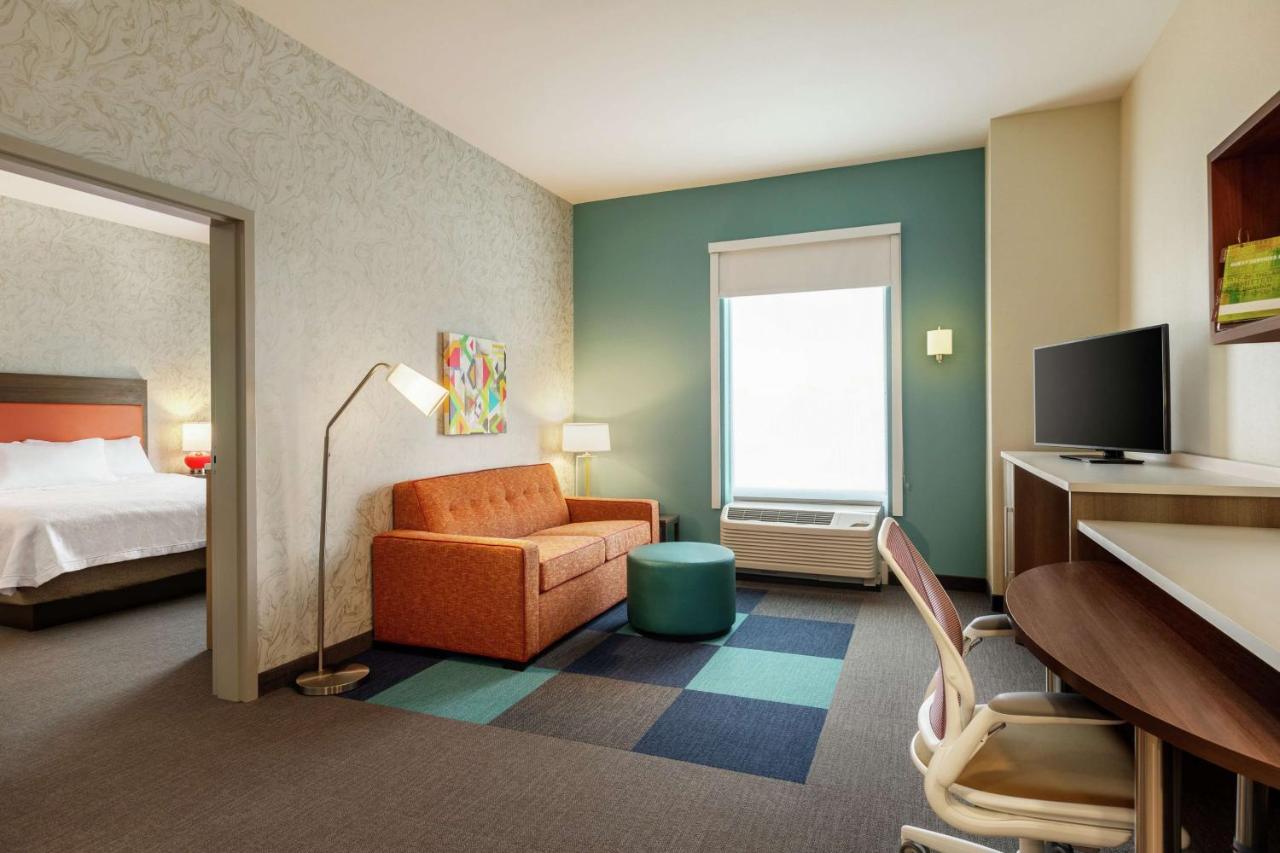 King Suite - Mobilty/Hearing Accessible - Non-Smoking at Home2 Suites by Hilton Statesboro