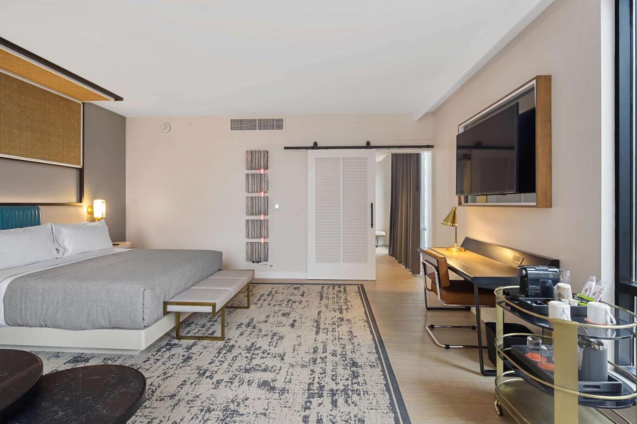 King Corner Room at Canopy by Hilton Memphis Downtown
