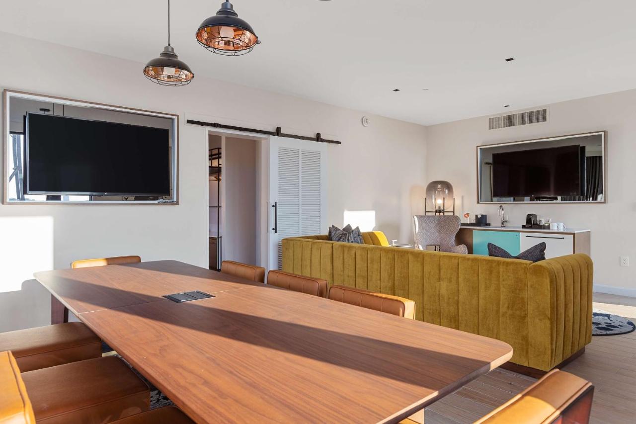 One-Bedroom King Suite at Canopy by Hilton Memphis Downtown