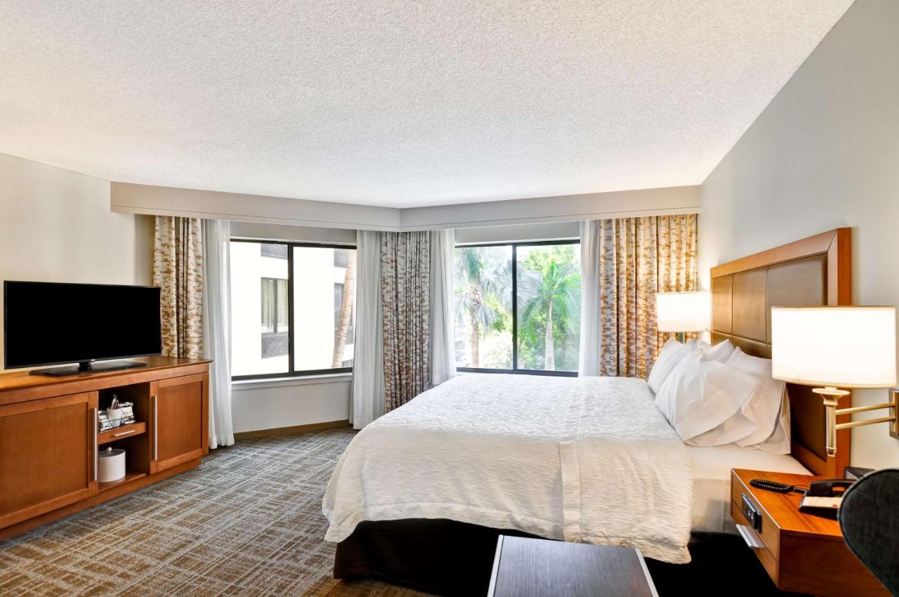 King Room with Pool View - Non-Smoking at Hampton Inn Boca Raton