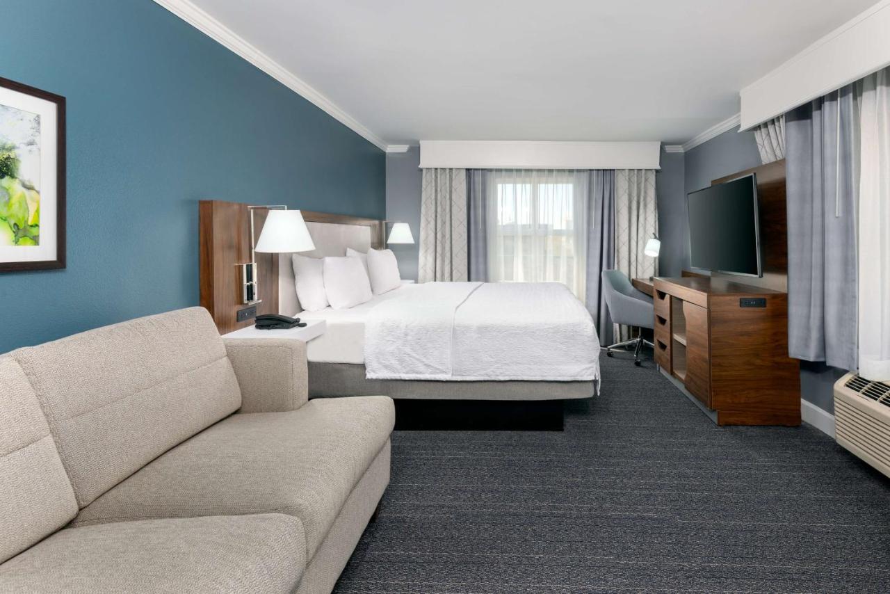Executive King Room with Sofa Bed - Non-Smoking at Hampton Inn Savannah-Historic District