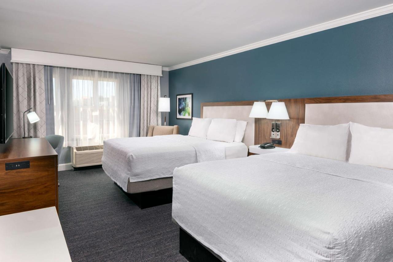 Queen Room with Two Queen Beds - Non-Smoking at Hampton Inn Savannah-Historic District