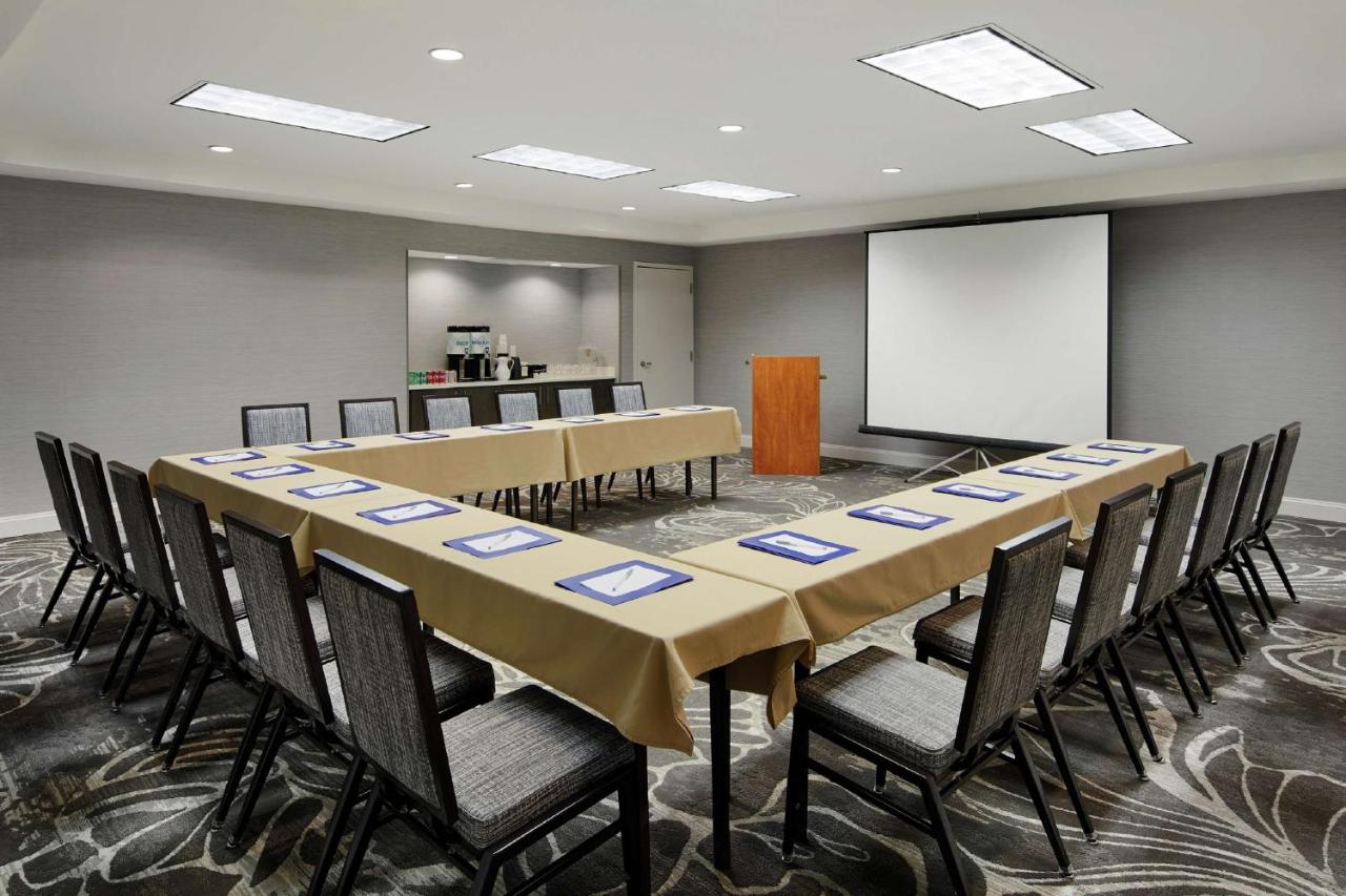 | Hilton Garden Inn Cincinnati Northeast