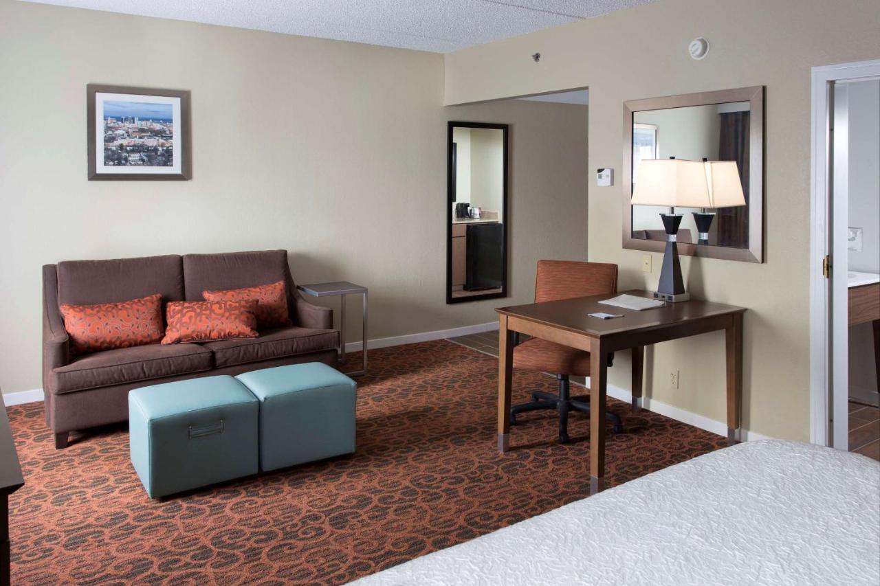 King Suite - Non-Smoking at Hampton Inn by Hilton Troy