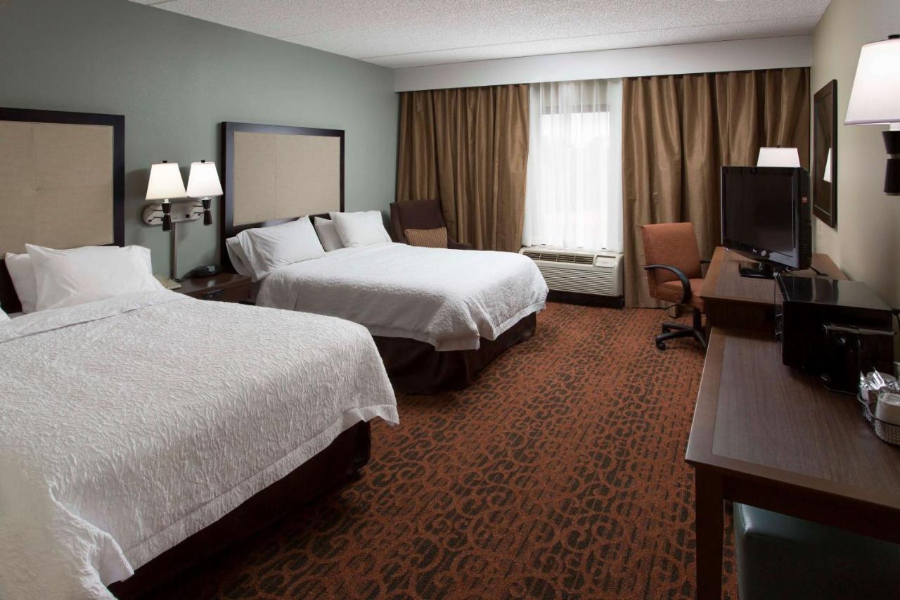Queen Room - Non-Smoking at Hampton Inn by Hilton Troy