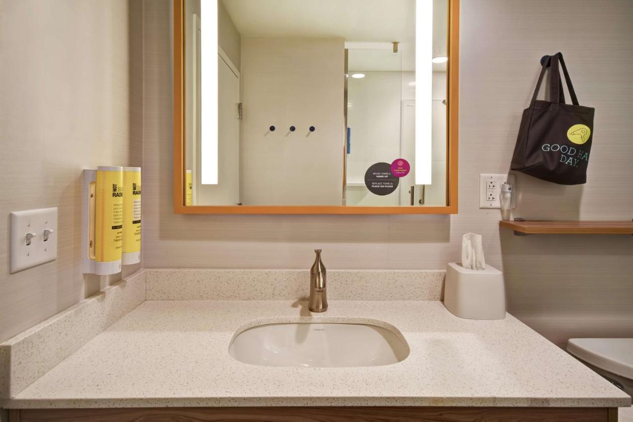 King Room at Tru by Hilton Smyrna Nashville