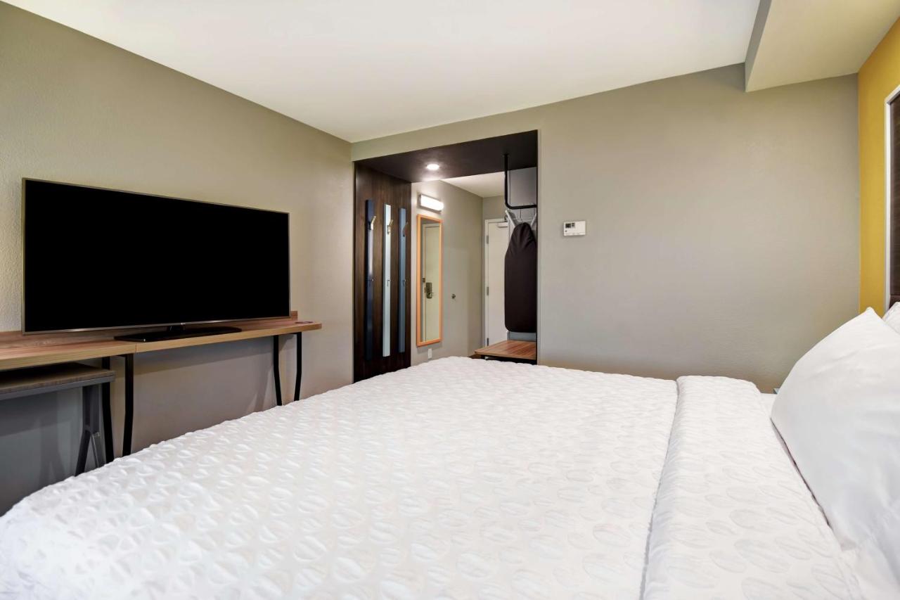 King Room at Tru by Hilton Smyrna Nashville