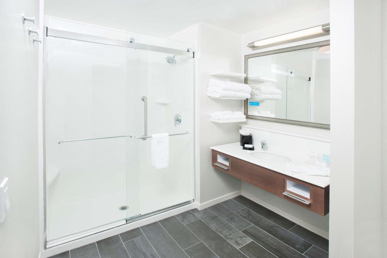 King Suite - Non-Smoking at Hampton Inn & Suites LAX El Segundo