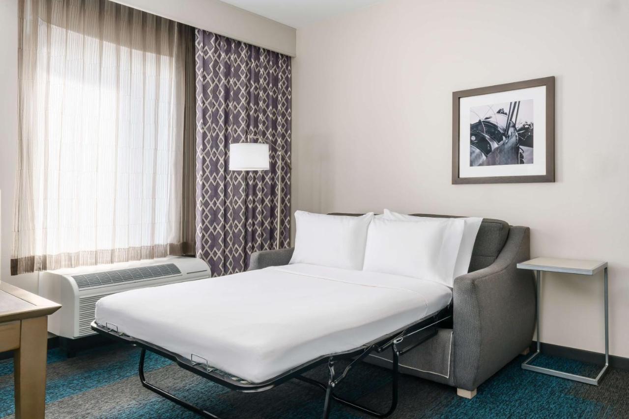 King Suite - Non-Smoking at Hampton Inn & Suites LAX El Segundo
