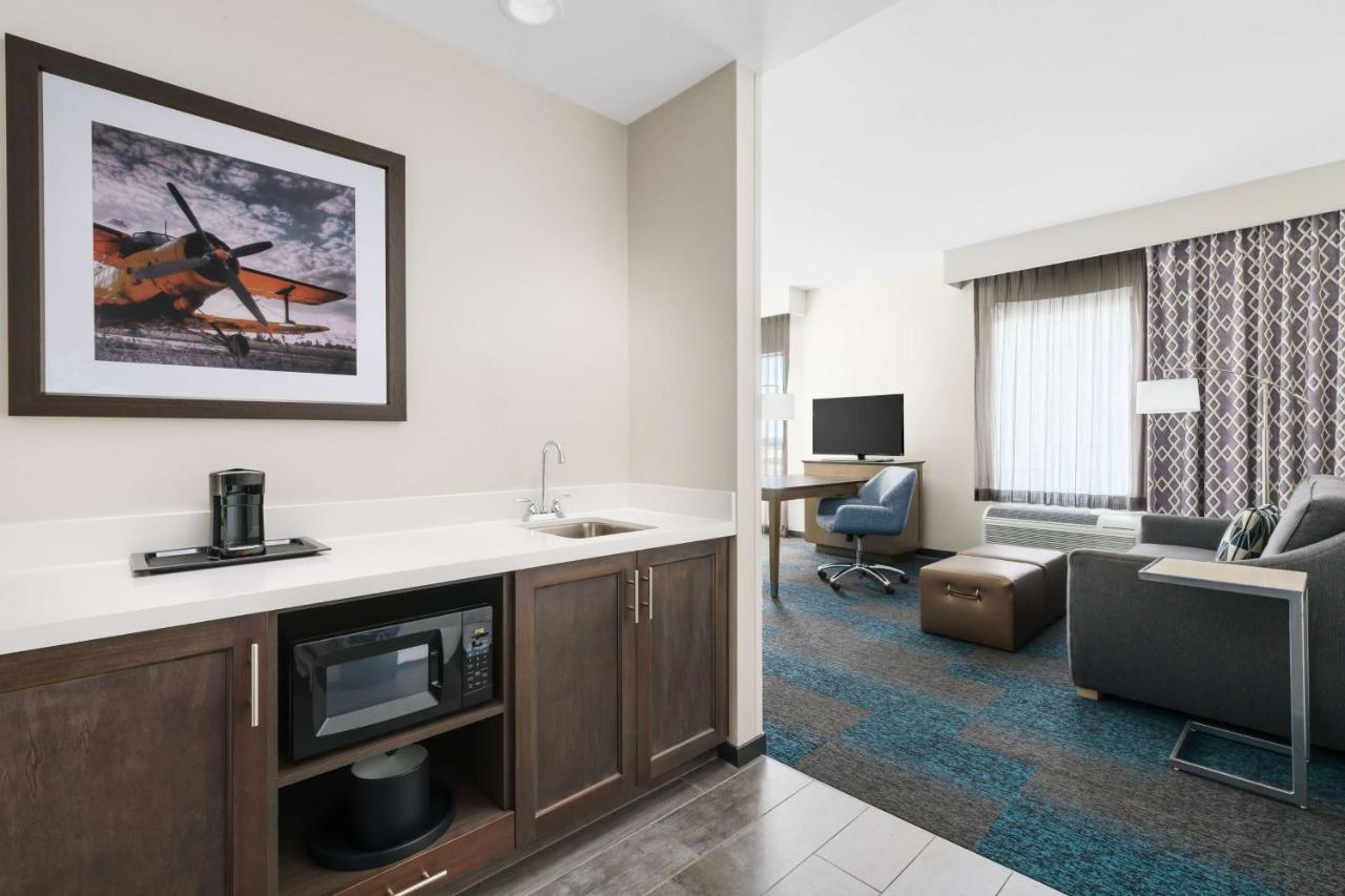 King Suite - Non-Smoking at Hampton Inn & Suites LAX El Segundo