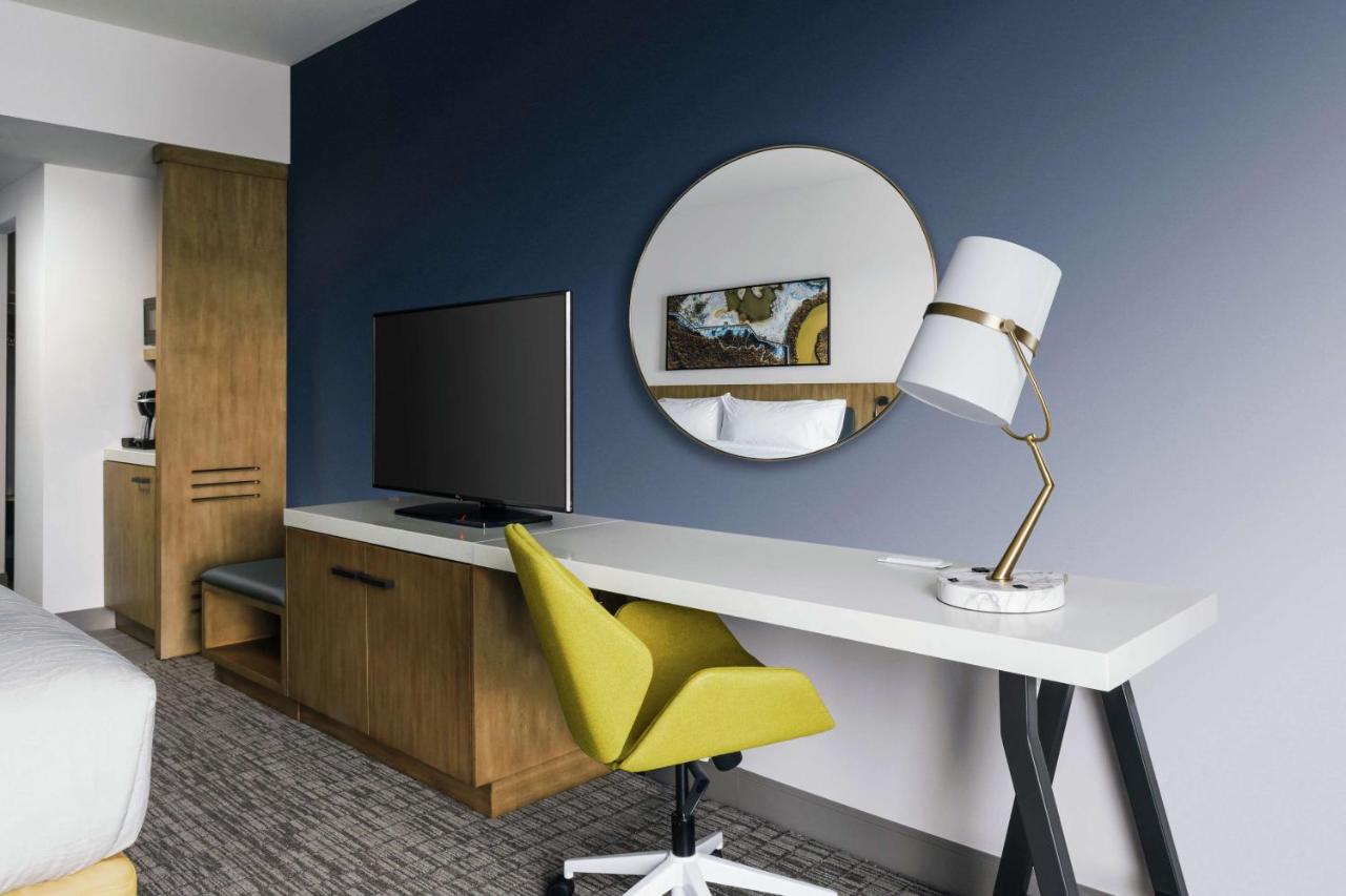 King Room with Bath Tub - Mobility Accessible at Hilton Garden Inn Sunnyvale