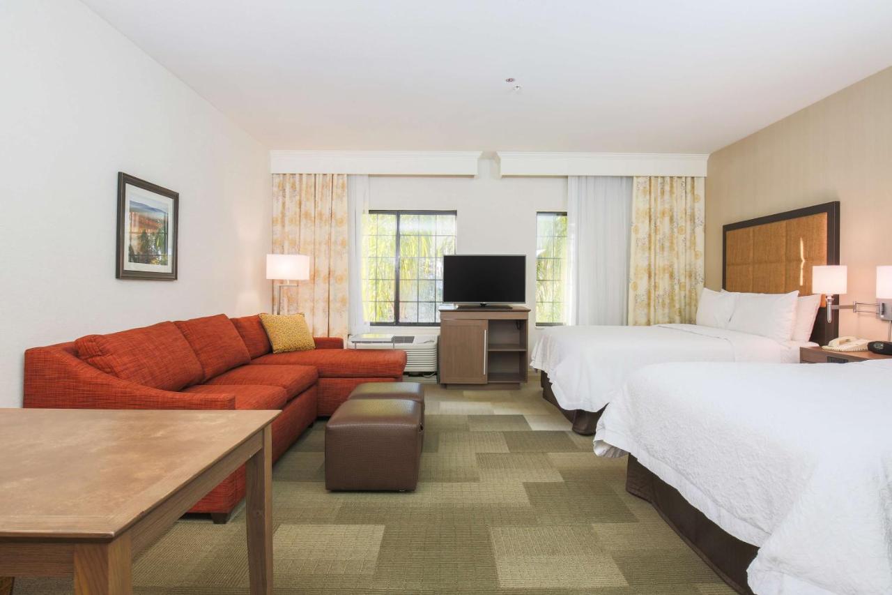 Queen Studio with Sofa Bed at Hampton Inn And Suites Camarillo
