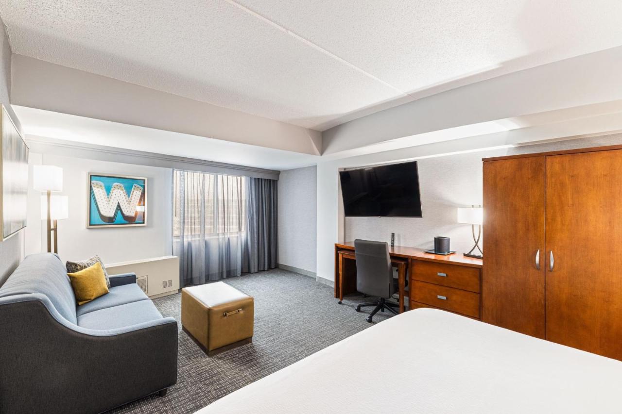 King Room with Sofa Bed at Courtyard by Marriott Boston Waltham