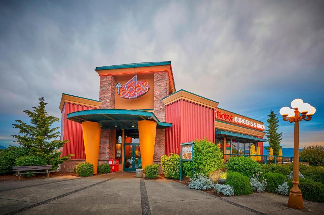 | Fairfield Inn & Suites by Marriott Burlington