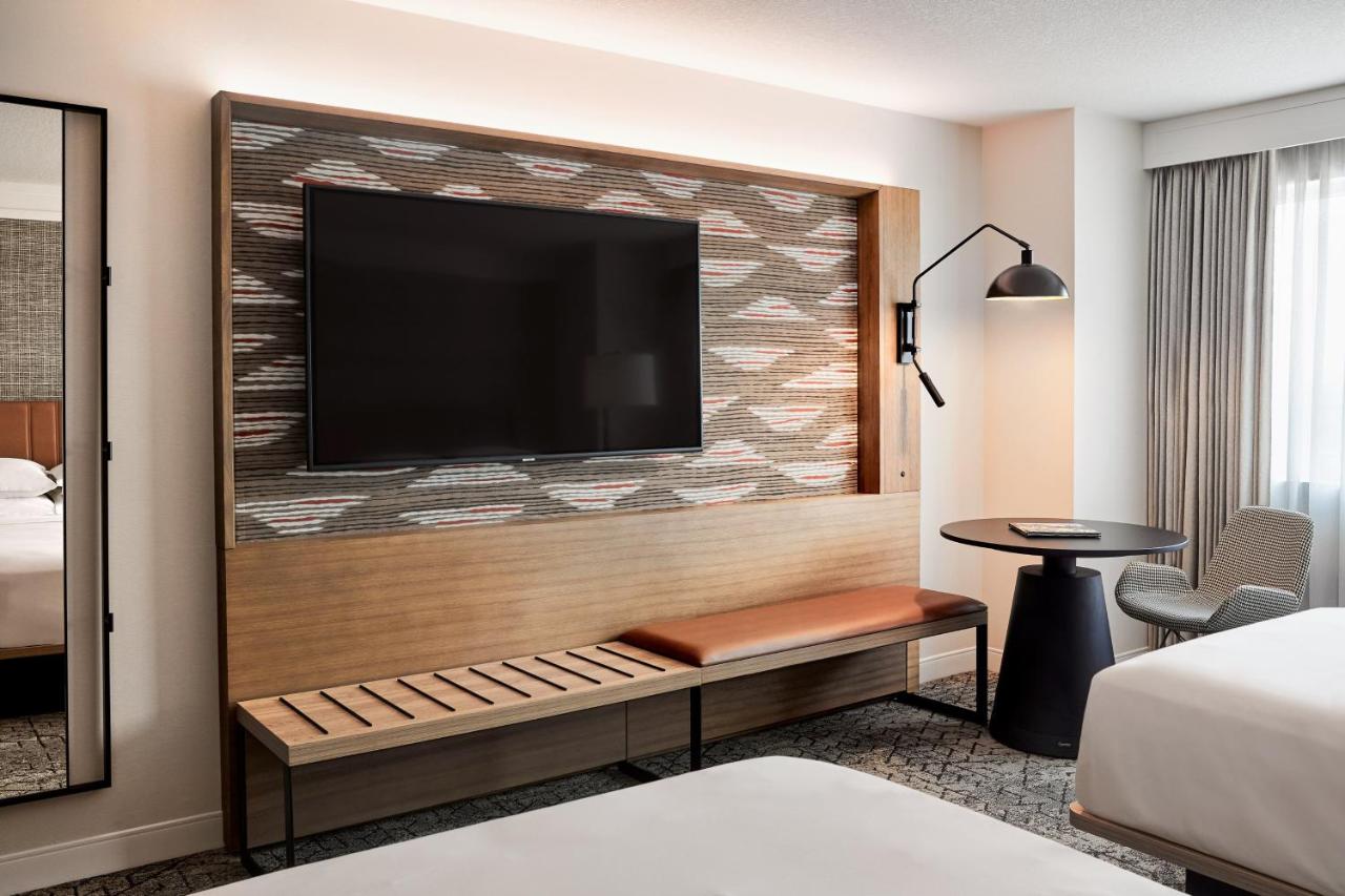 Executive Suite, Club level, 1 Bedroom Executive Suite at Sheraton Phoenix Downtown