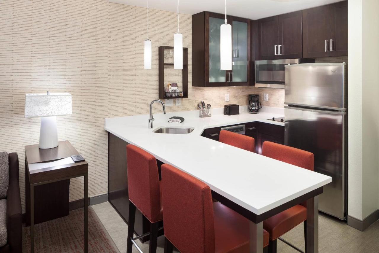 Queen Studio at Residence Inn by Marriott Near Universal Orlando™