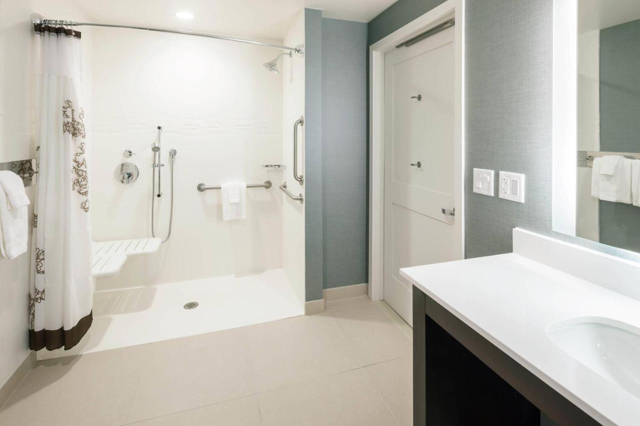 Queen Suite at Residence Inn by Marriott Near Universal Orlando™