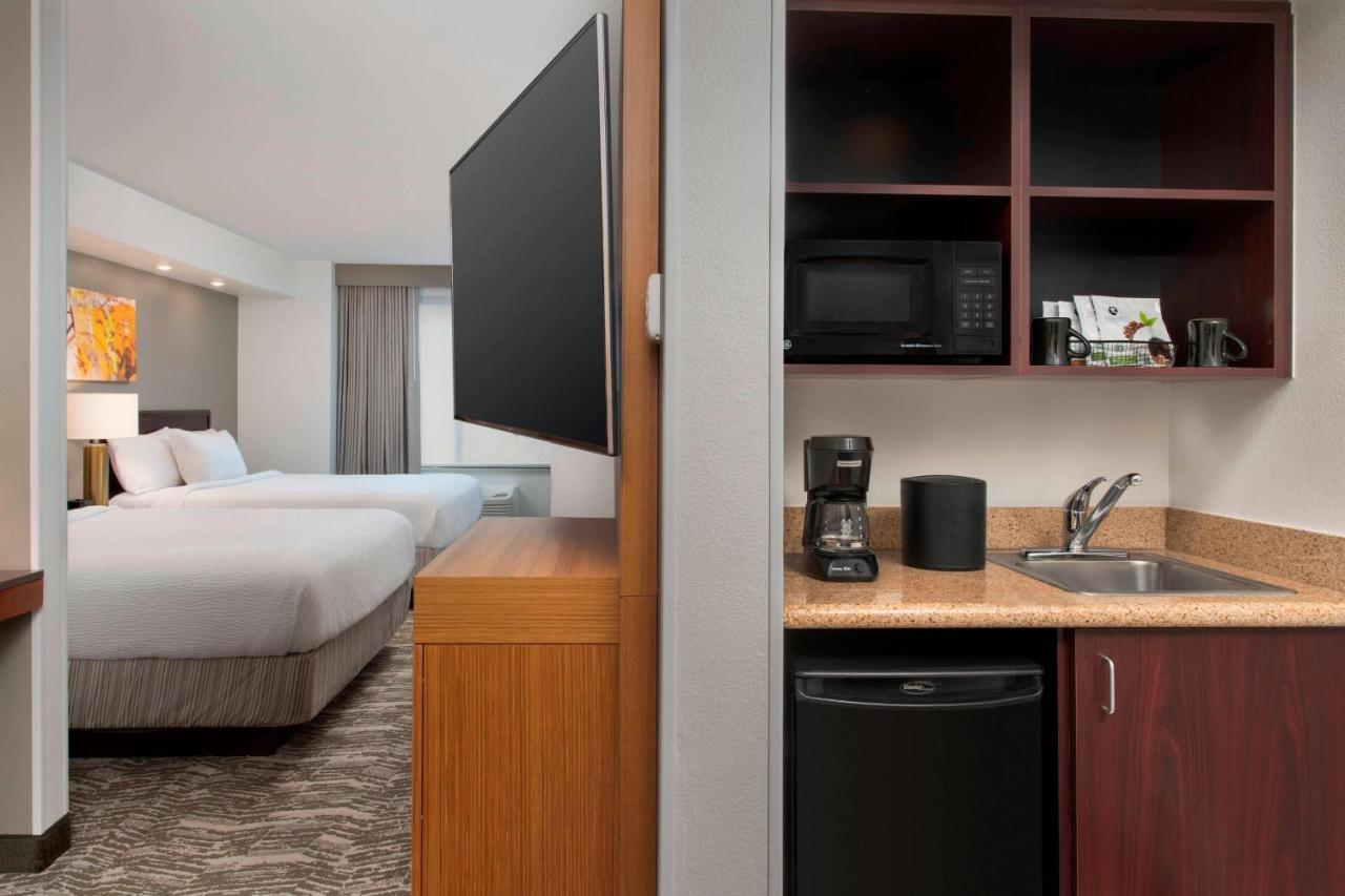Queen Suite with Two Queen Beds and Sofa Bed at SpringHill Suites by Marriott Portland Hillsboro