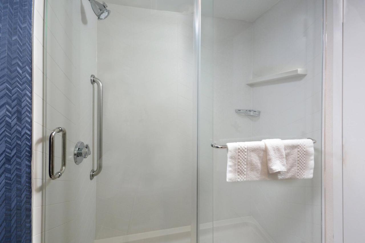 | Fairfield Inn Greensboro Airport