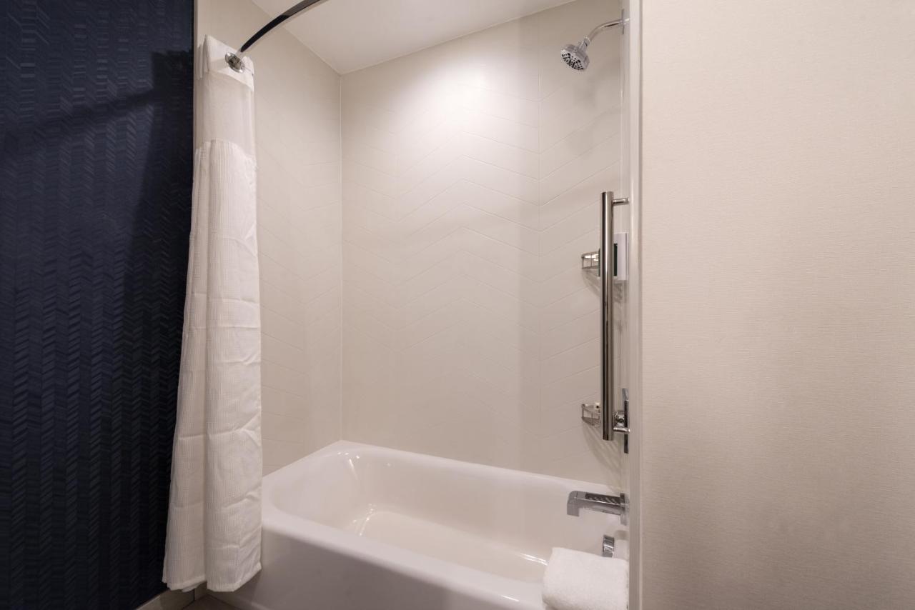 | Fairfield Inn & Suites by Marriott Fort Worth Southwest at Cityview