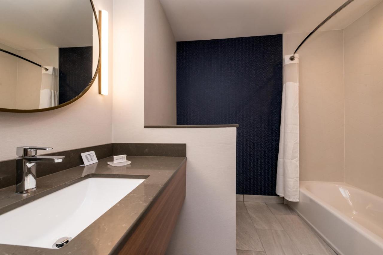 | Fairfield Inn & Suites by Marriott Fort Worth Southwest at Cityview