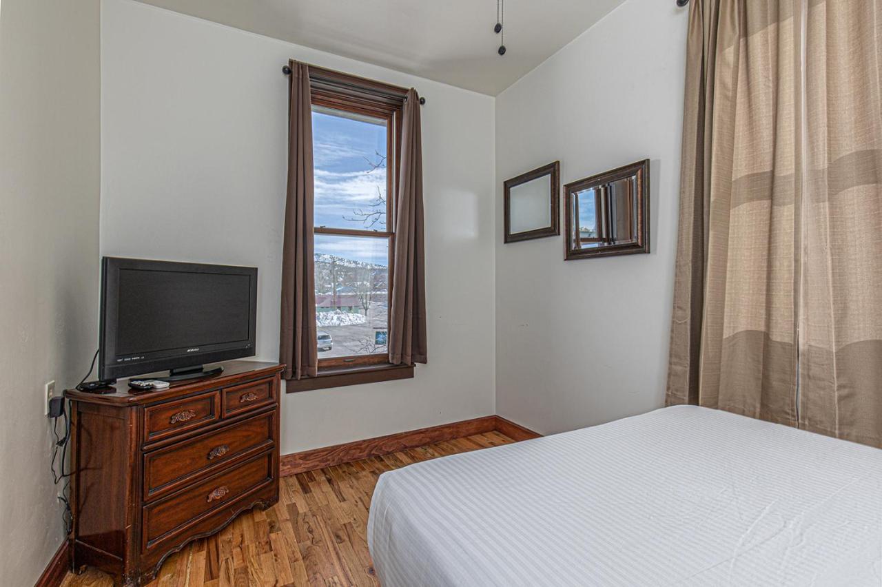  | General Palmer Hotel