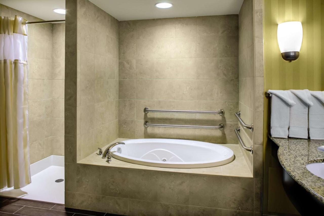 | Hilton Garden Inn Pittsburgh/Cranberry