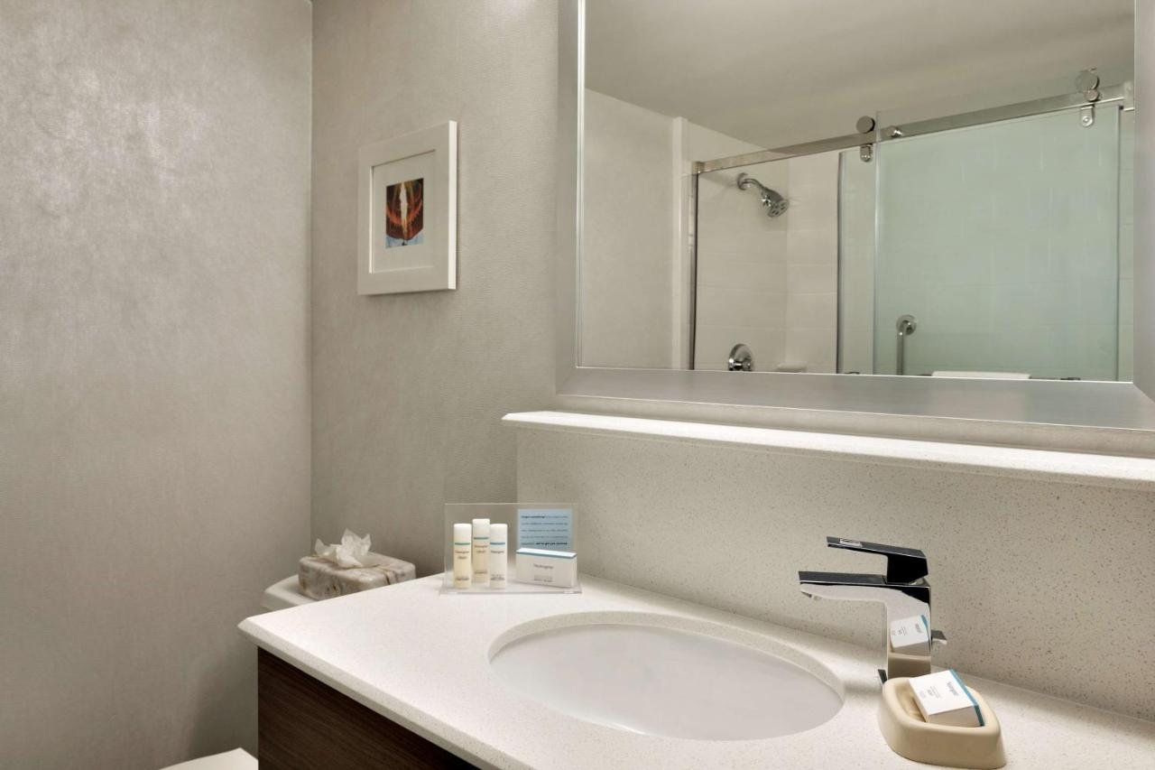  | Hampton Inn Philadelphia/Mt. Laurel