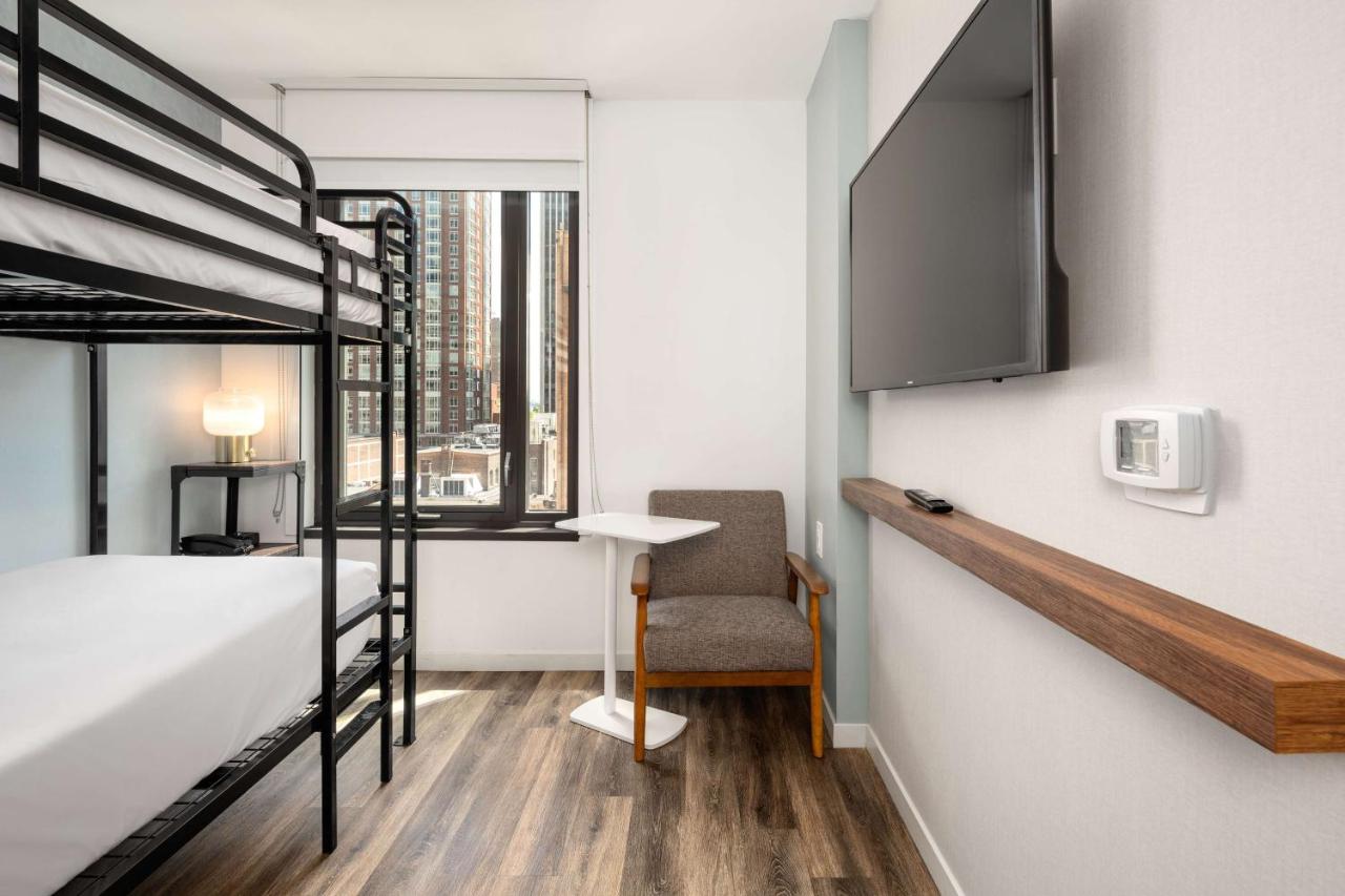 Twin Room with Bunk Beds at Motto by Hilton Philadelphia Rittenhouse Square