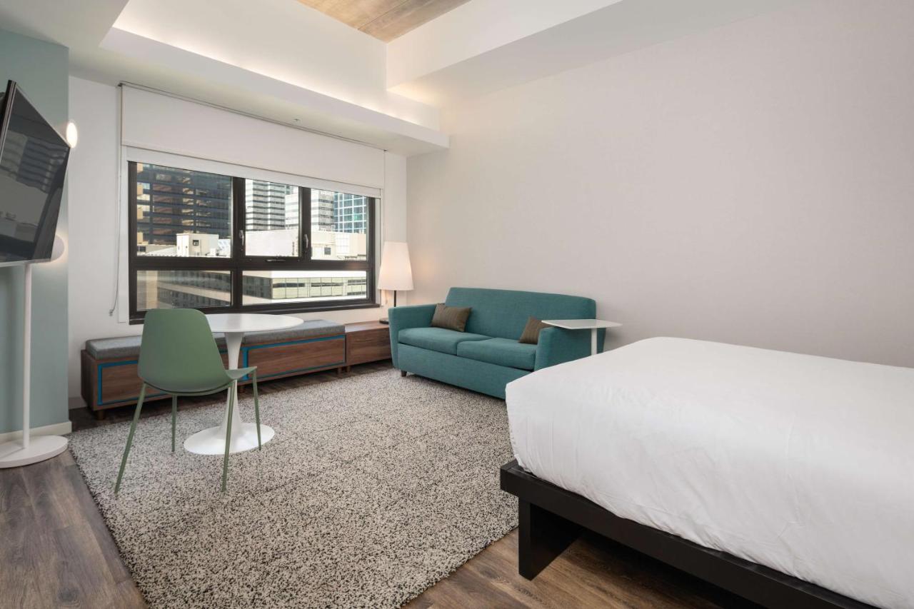 Queen Studio at Motto by Hilton Philadelphia Rittenhouse Square