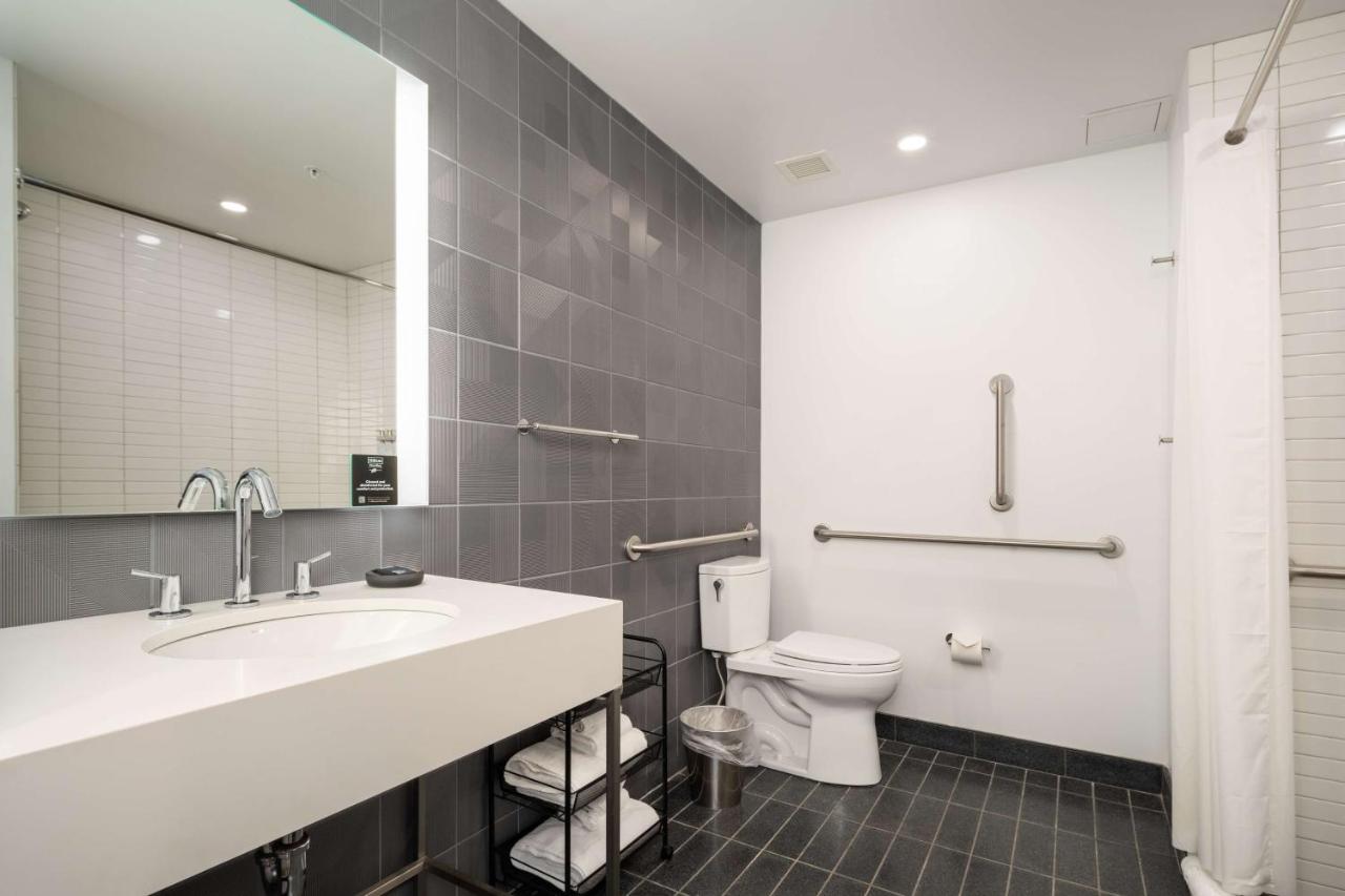 Queen Studio with Roll-In Shower - Mobility Accessible at Motto by Hilton Philadelphia Rittenhouse Square