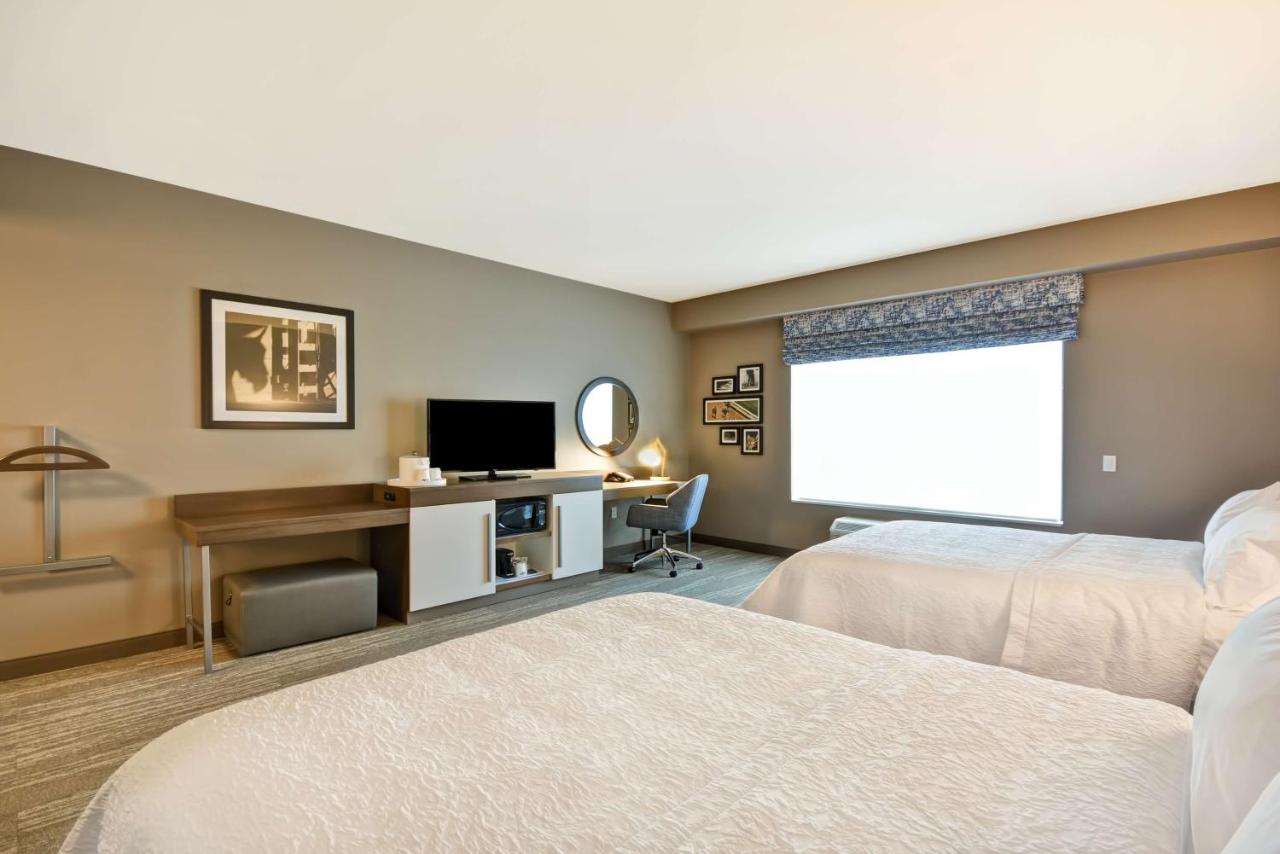 Queen Room with Two Queen Beds - Non-Smoking at Hampton Inn Livonia Detroit