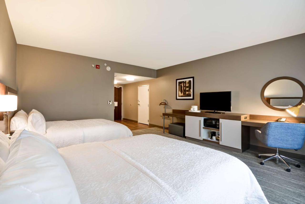 Queen Room with Two Queen Beds - Non-Smoking at Hampton Inn Livonia Detroit