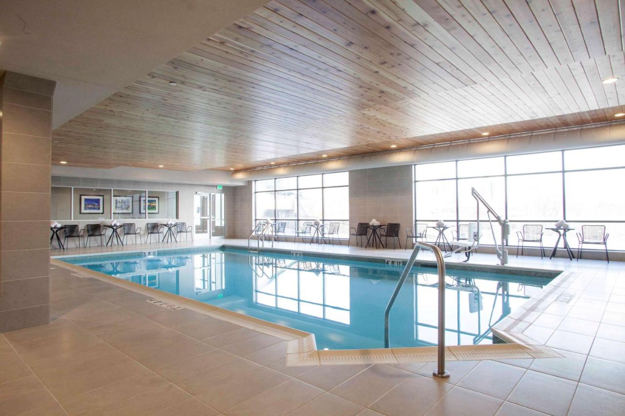 | Hampton Inn & Suites St. Paul Downtown