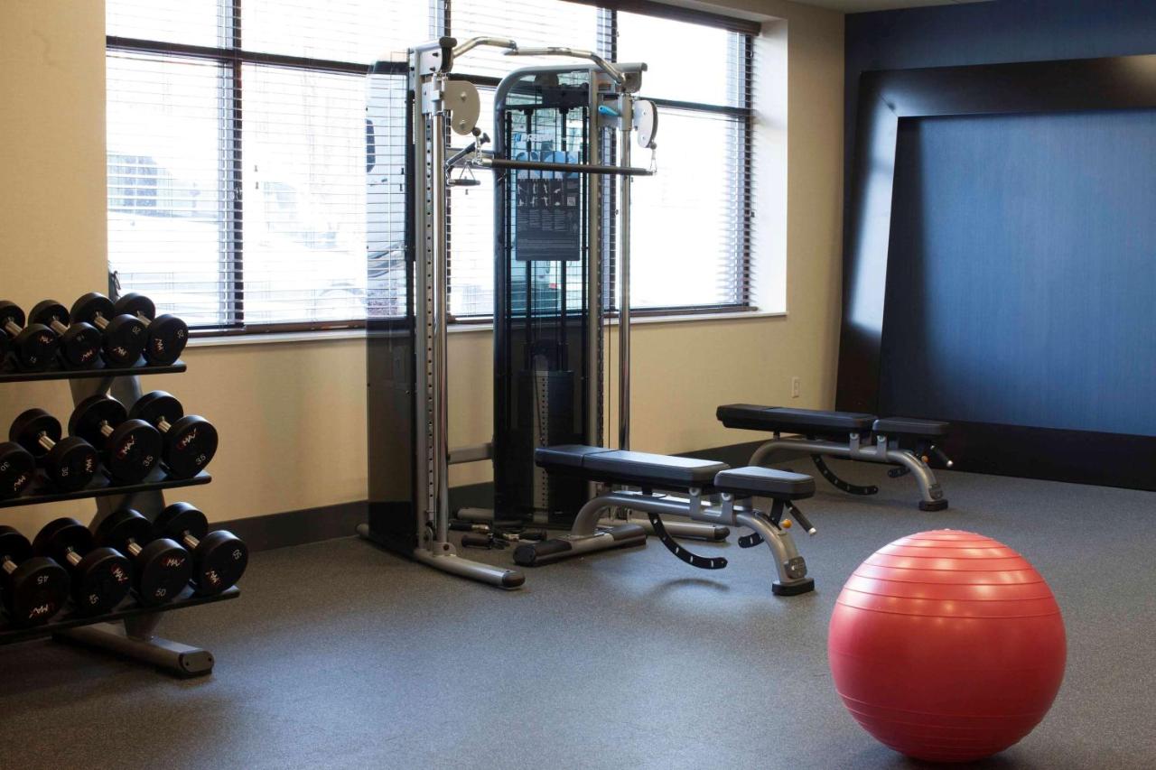 | Hampton Inn & Suites St. Paul Downtown