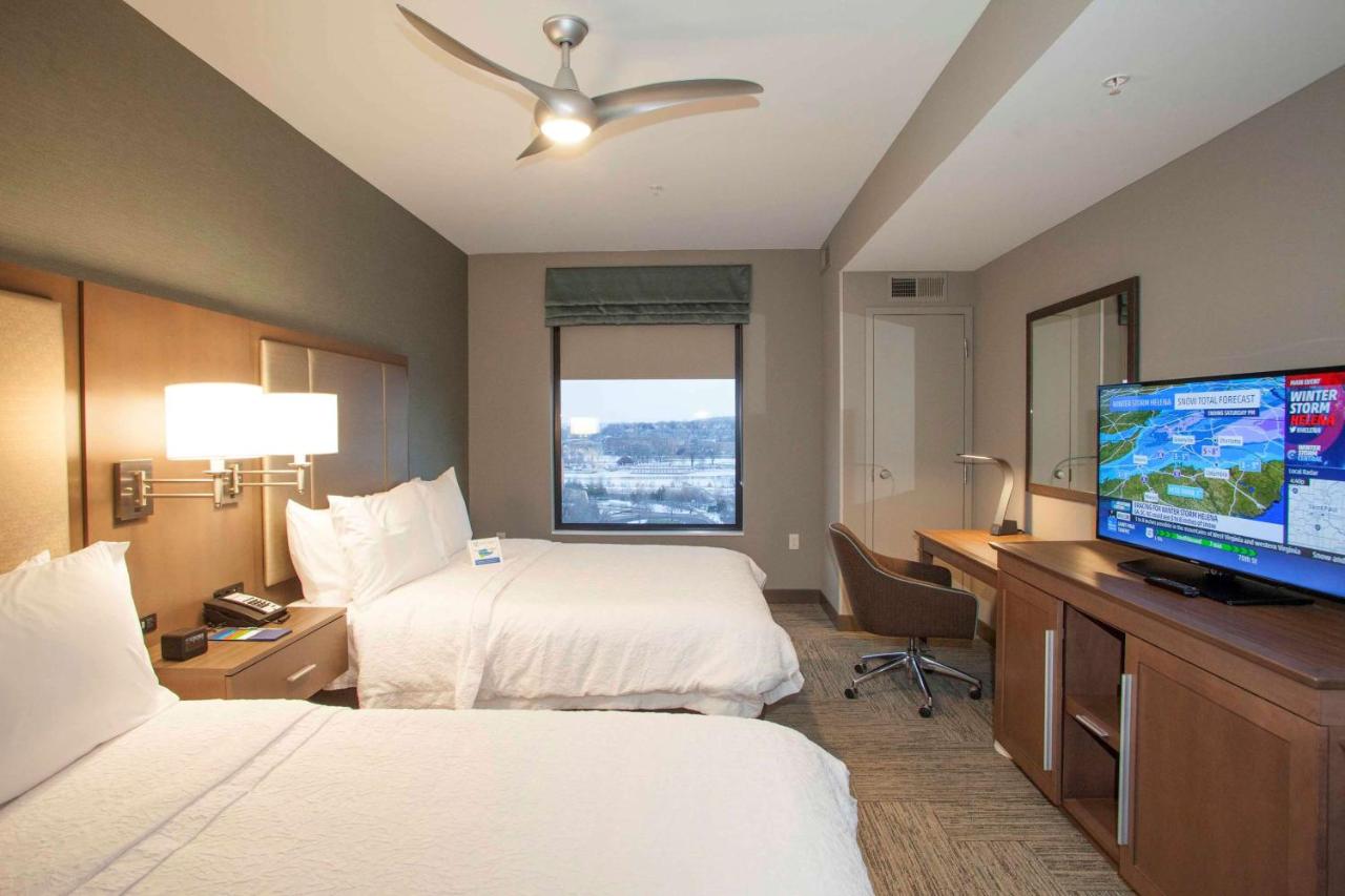| Hampton Inn & Suites St. Paul Downtown
