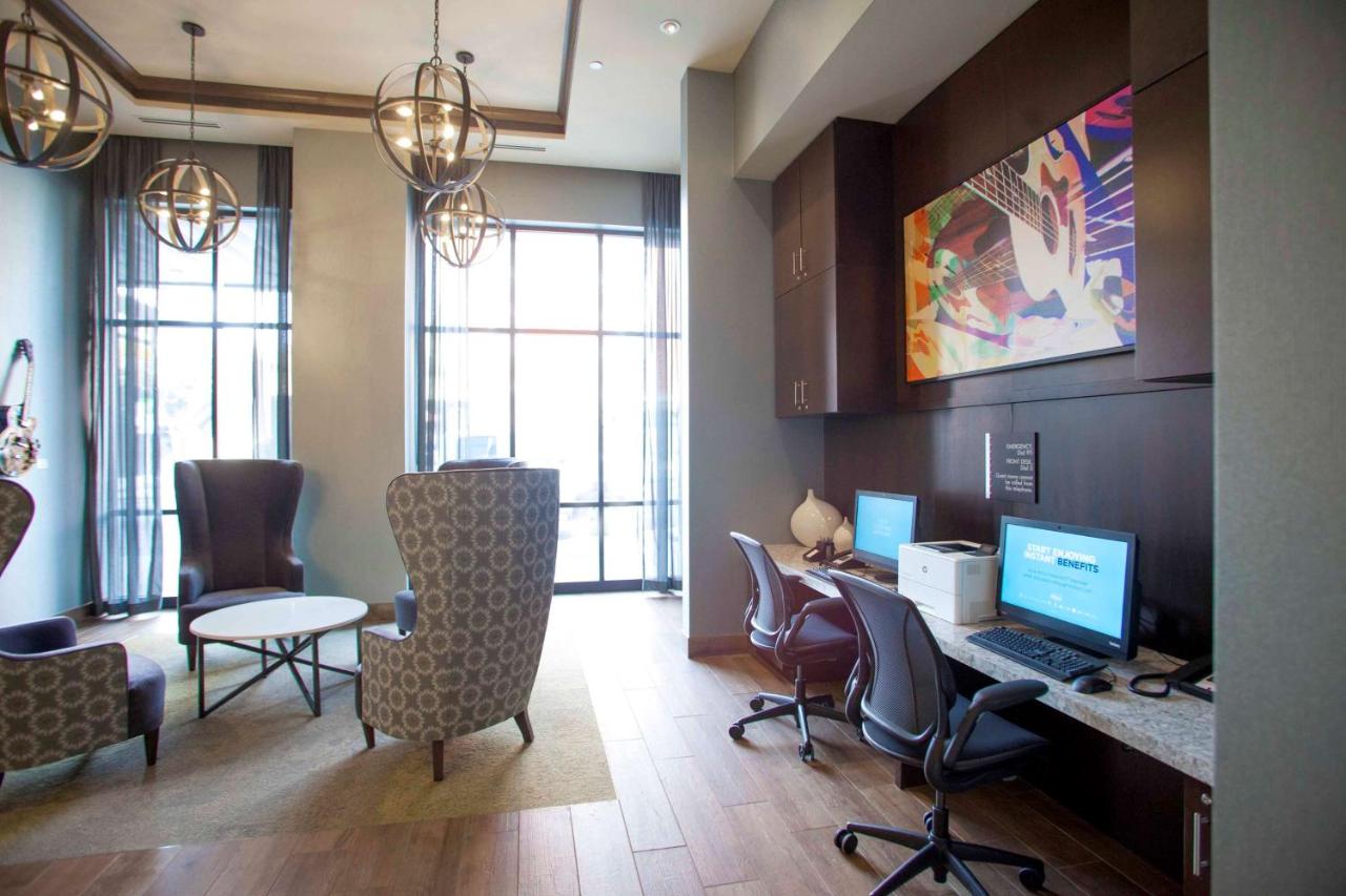 | Hampton Inn & Suites St. Paul Downtown