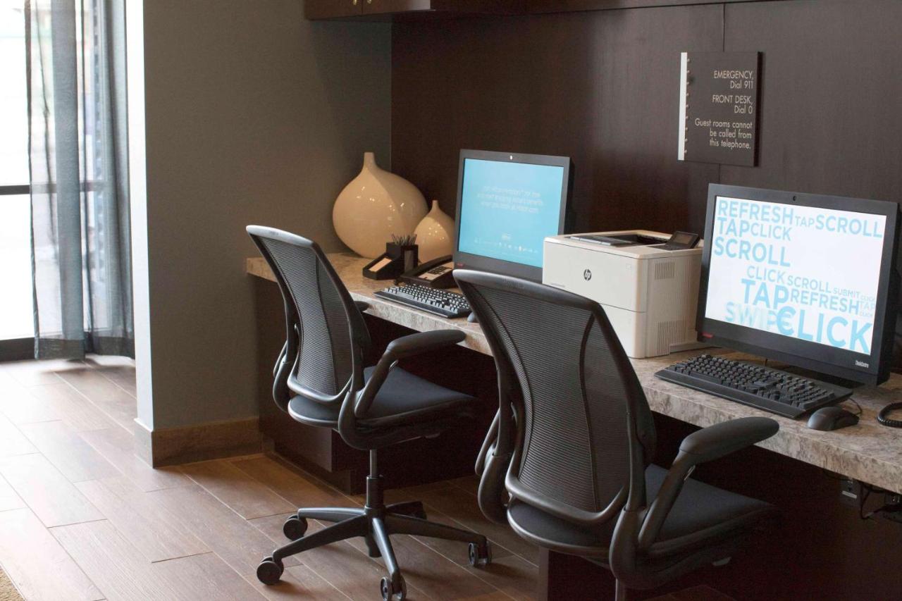 | Hampton Inn & Suites St. Paul Downtown