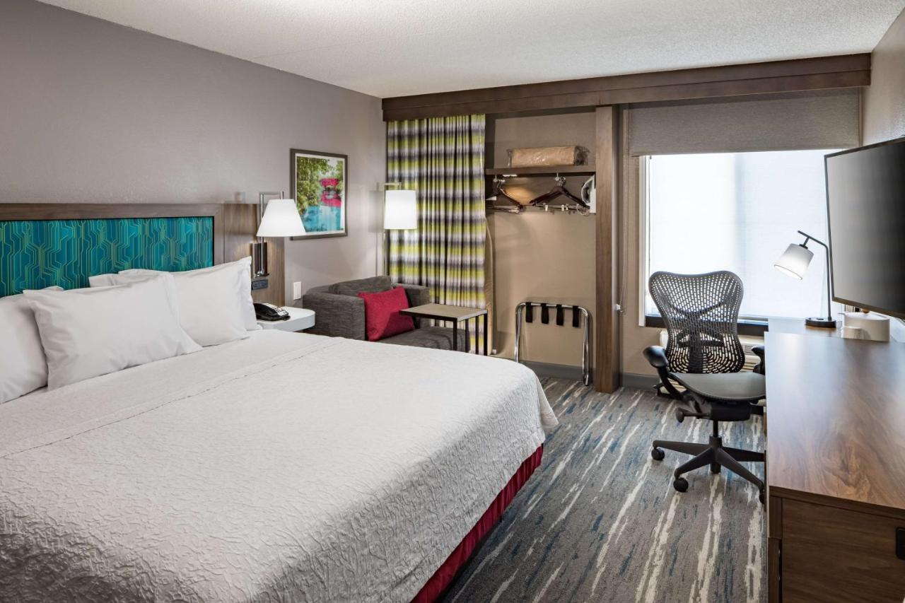 King Study with Sofa Bed - Non-Smoking  at Hampton Inn Bentonville/Rogers