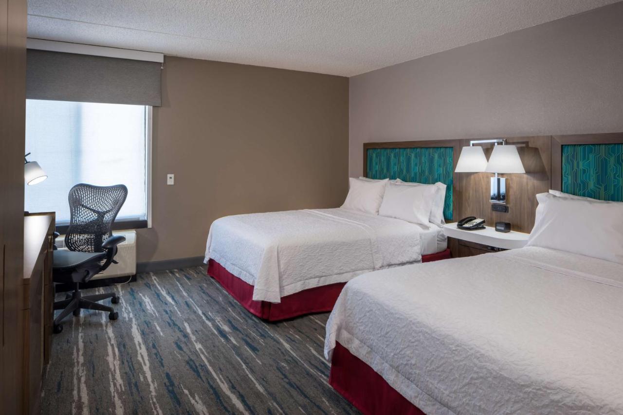 Queen Room with Two Queen Beds - Disability Access at Hampton Inn Bentonville/Rogers