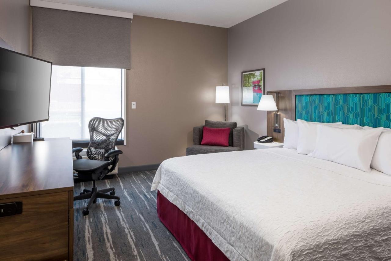 King Room - Non-Smoking at Hampton Inn Bentonville/Rogers