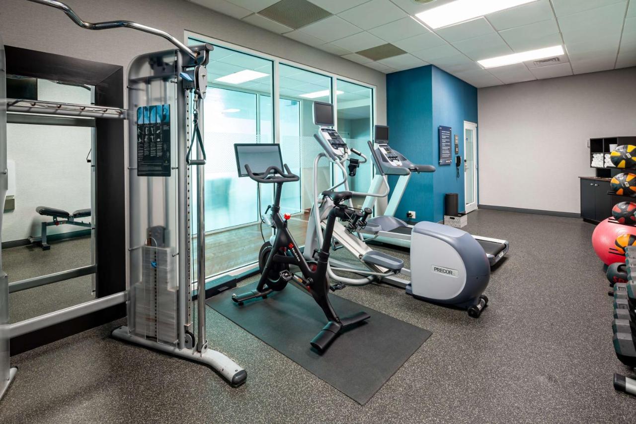  | Hampton Inn & Suites St. Louis at Forest Park