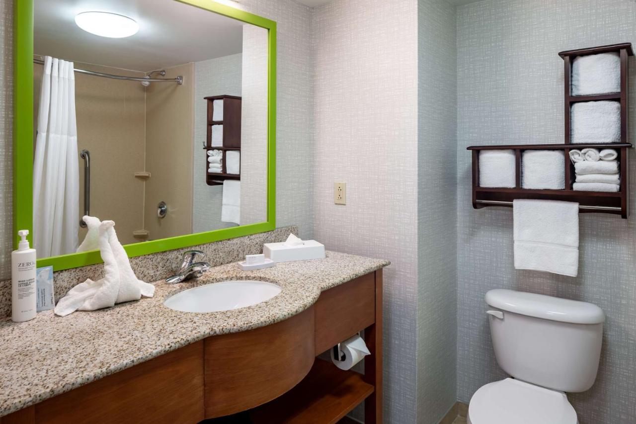  | Hampton Inn & Suites St. Louis at Forest Park