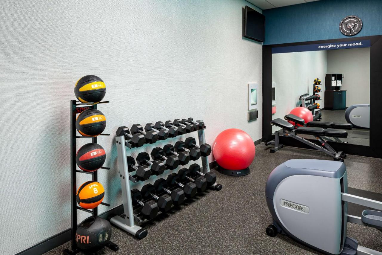  | Hampton Inn & Suites St. Louis at Forest Park