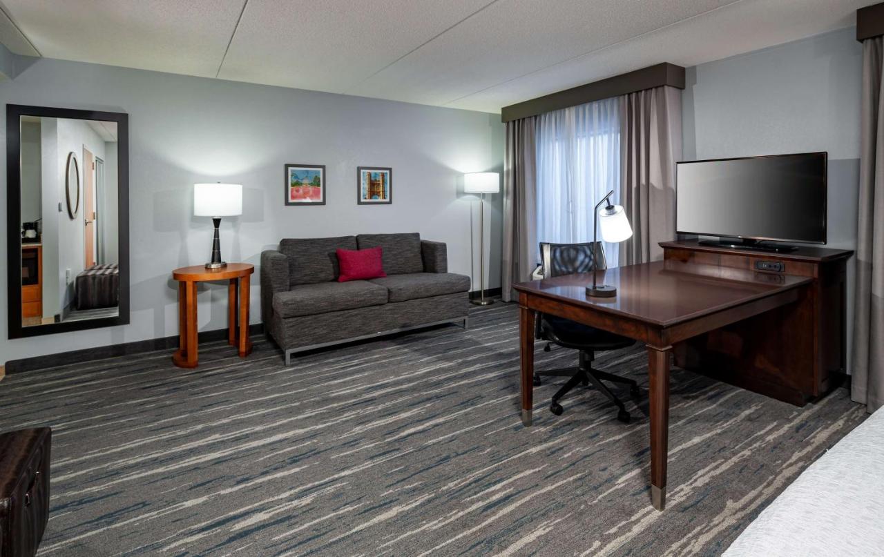  | Hampton Inn & Suites St. Louis at Forest Park