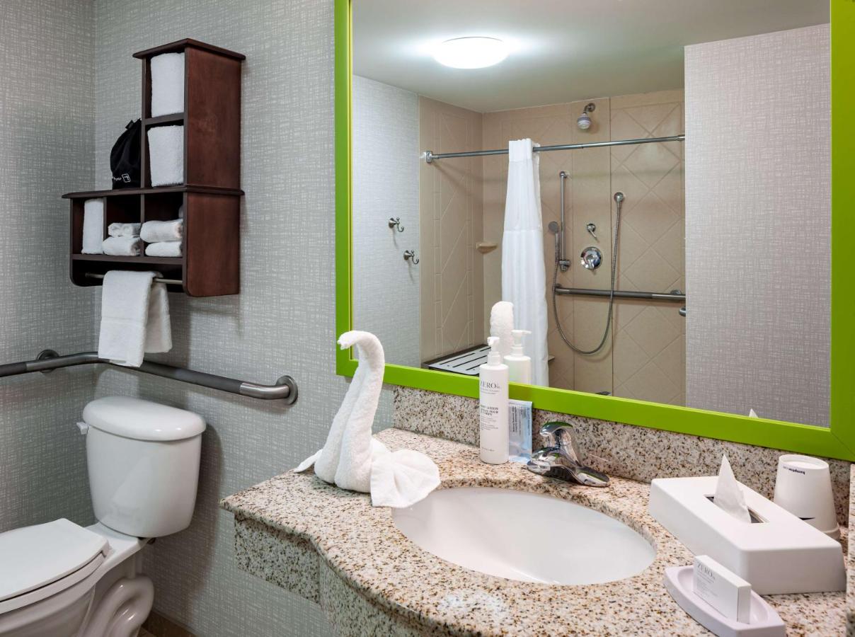  | Hampton Inn & Suites St. Louis at Forest Park