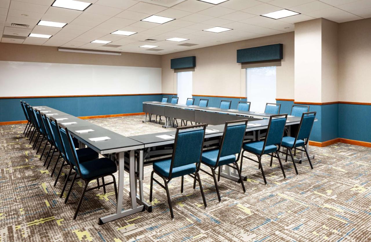  | Hampton Inn & Suites St. Louis at Forest Park