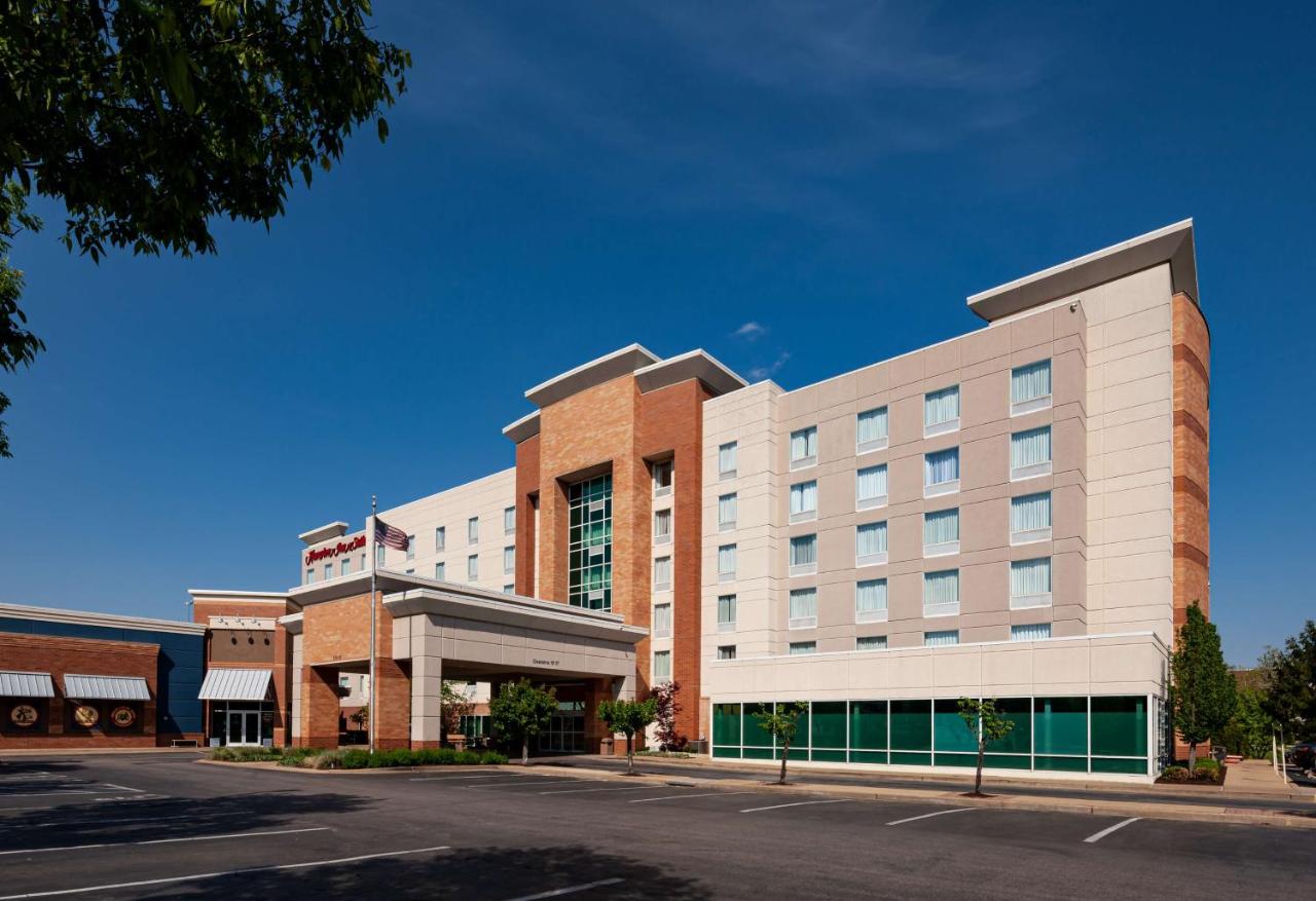  | Hampton Inn & Suites St. Louis at Forest Park