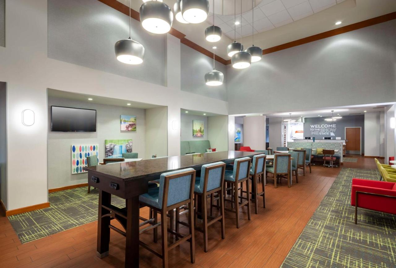  | Hampton Inn & Suites St. Louis at Forest Park