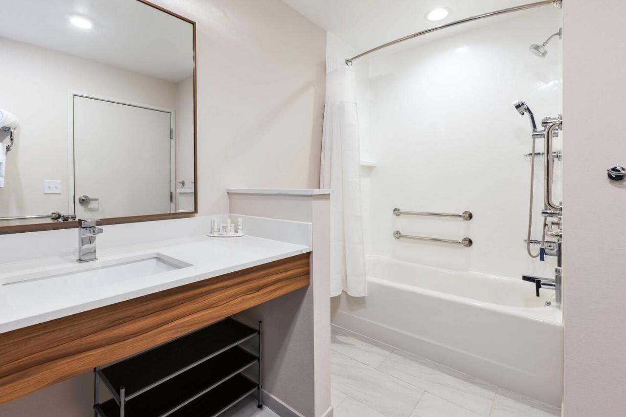 | Fairfield Inn & Suites Warsaw